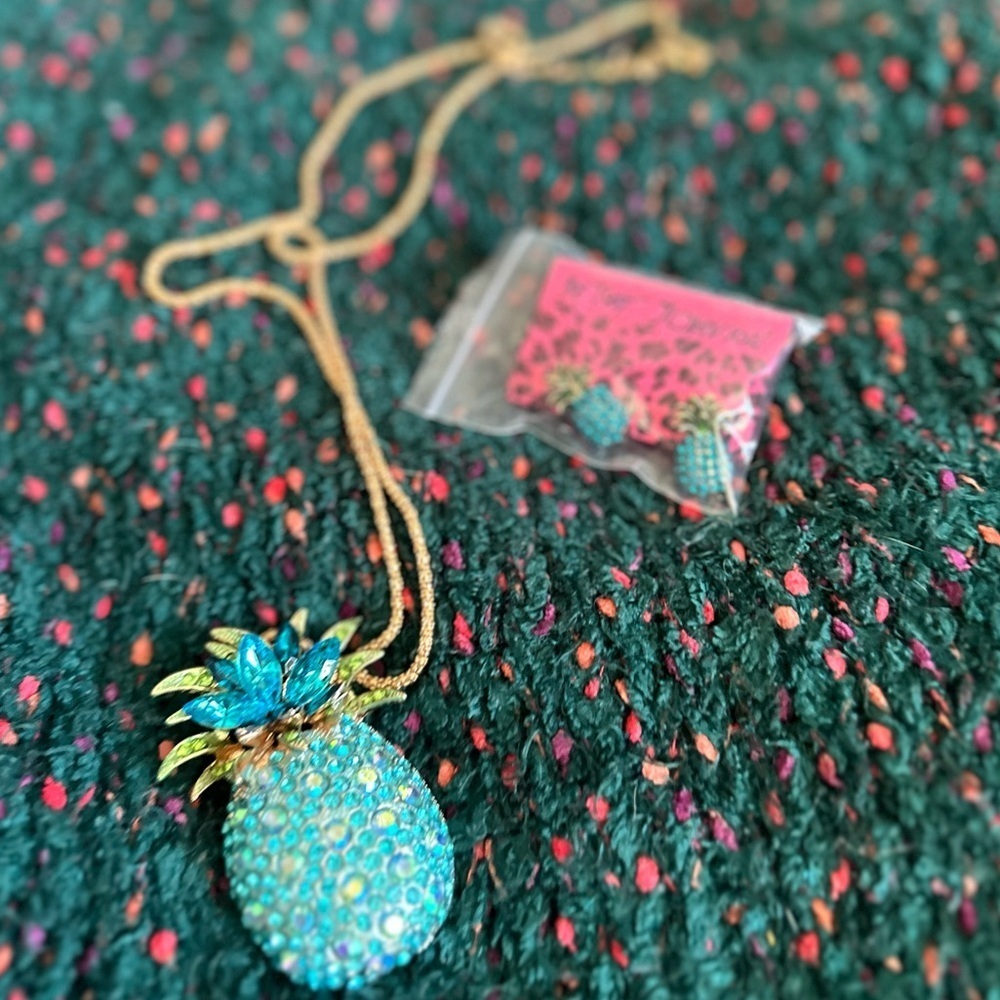 Betsey Johnson Pineapple Set — Necklace, Brooch + Earrings | NWT Vintage - Picture 15 of 16